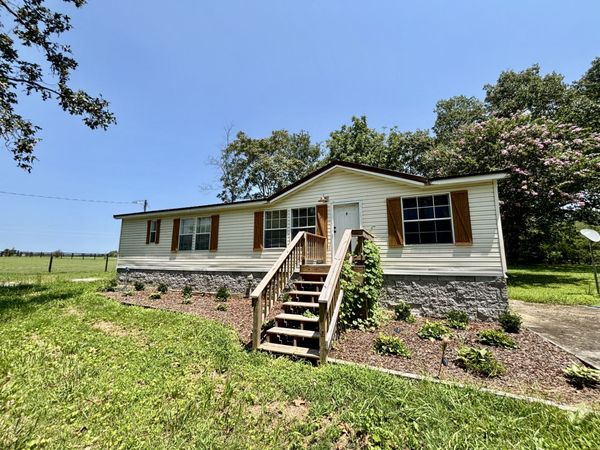 4816 Old Salem Lexie Rd , Belvidere, TN 37306