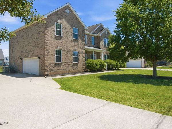 1011 Laramie Ct, Murfreesboro, TN 37128