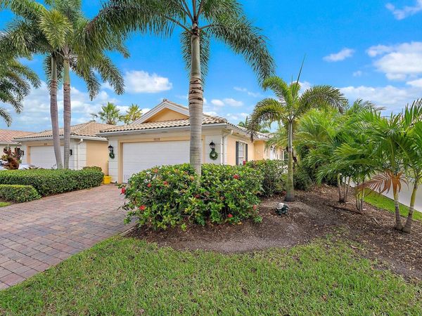 8229 Saint Johns Court, Wellington, FL 33414