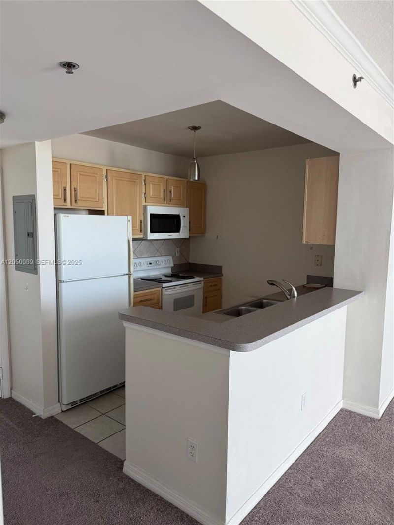2665 SW 37th Ave , Unit 813, Miami, FL 33133 Photo