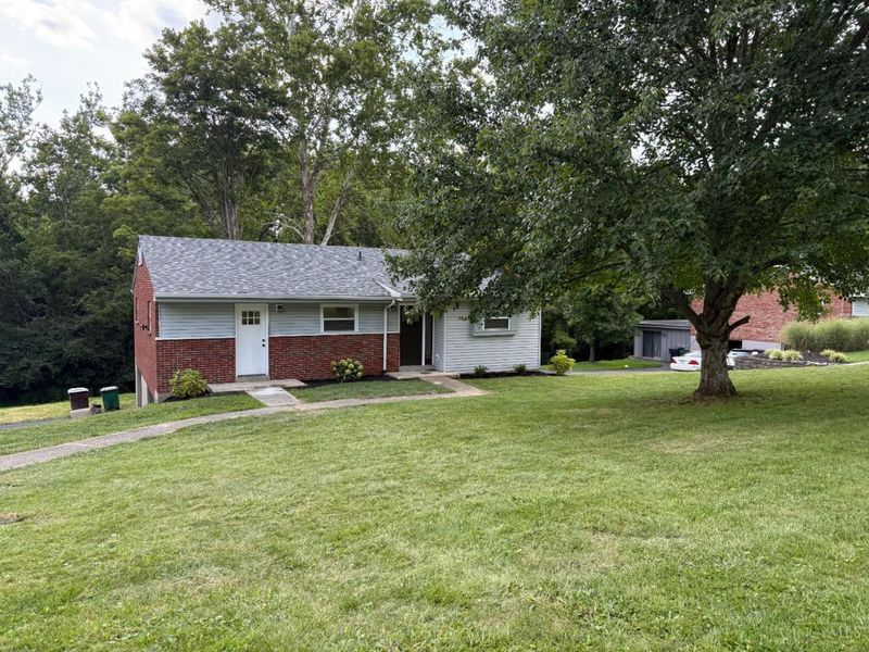 11733 Thistlehill Drive, Loveland, OH 45140 Photo 2
