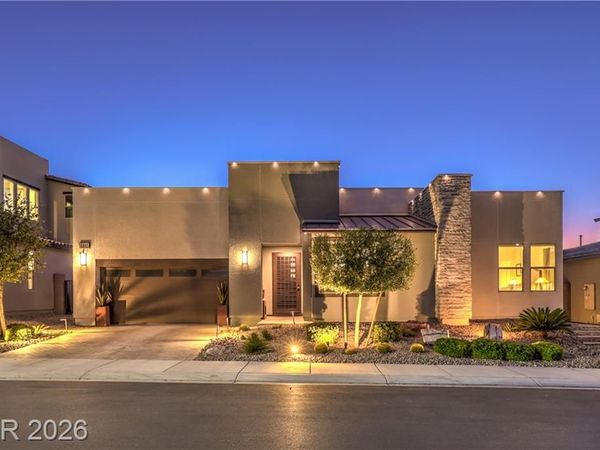 6841 Peakview Street , North Las Vegas, NV 89084