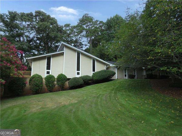 2079 Silversmith Lane, Stone Mountain, GA 30087