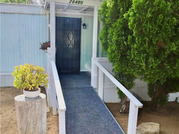 28480 Red Gum Drive, Lake Elsinore, CA 92532