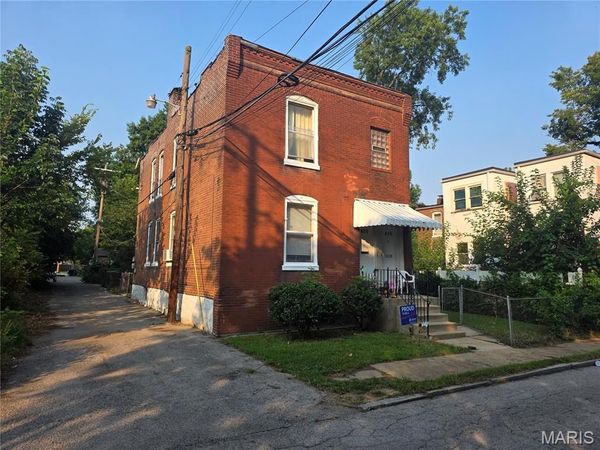 426 Bowen Street , St Louis, MO 63111