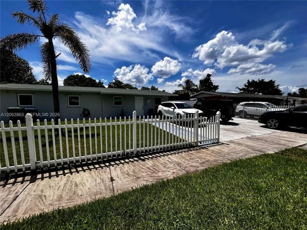 19302 NW 47th Pl , Unit 19302, Miami Gardens, FL 33055