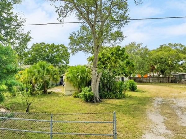 6313 S MACDILL AVENUE, TAMPA, FL 33611