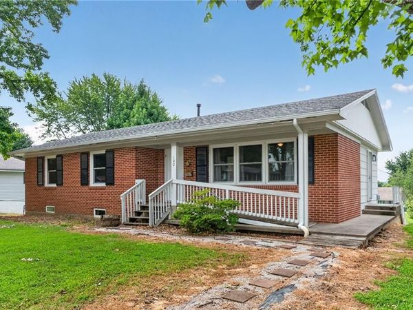 102 E Hospital Road, El Dorado Springs, MO 64744