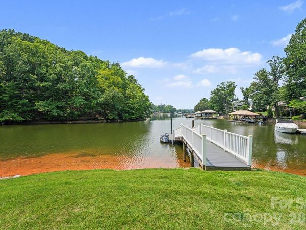 128 La Agua Lane, Troutman, NC 28166