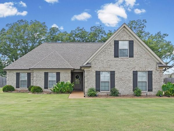 209 Eagle View Drive, Senatobia, MS 38668