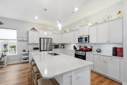130 Medford Street photo 4