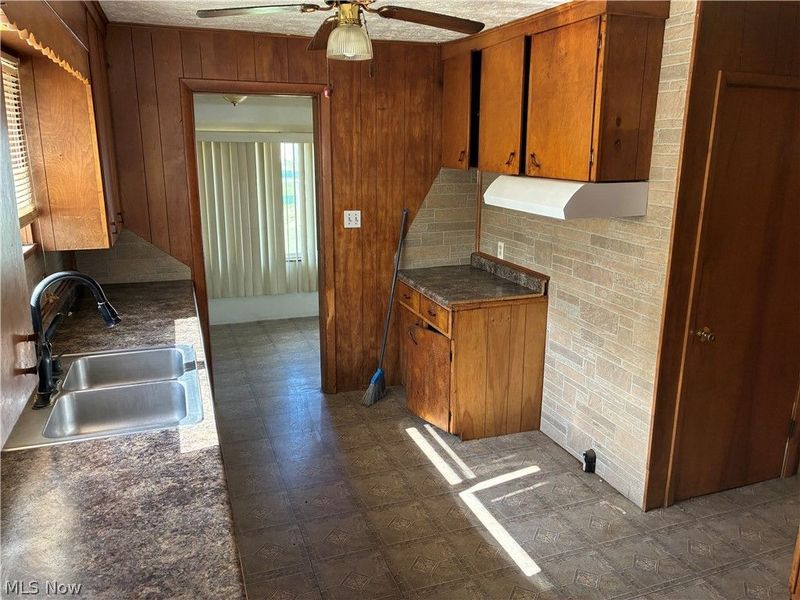 355 2nd Street SW, Brewster, OH 44613 Photo 10