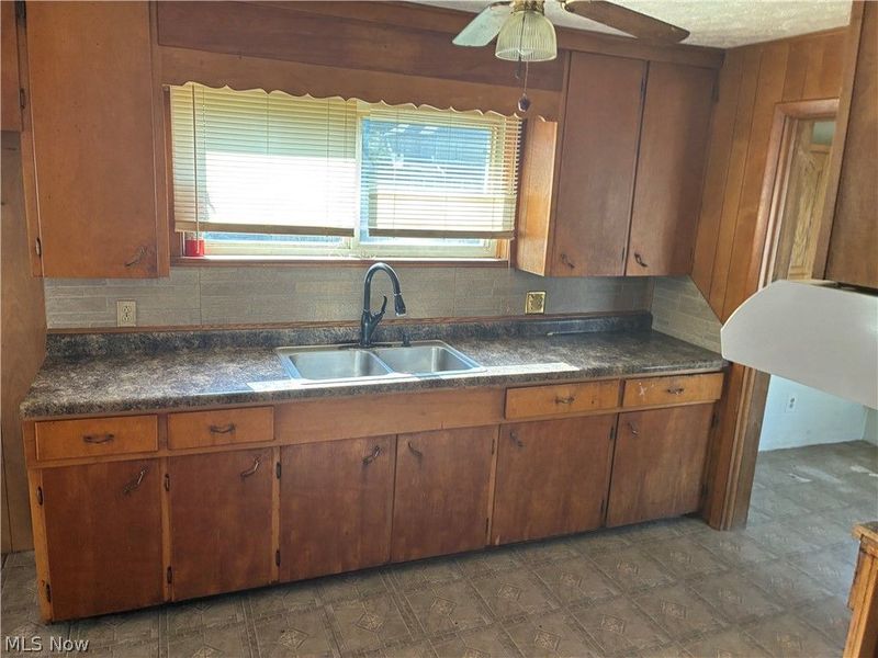 355 2nd Street SW, Brewster, OH 44613 Photo 11