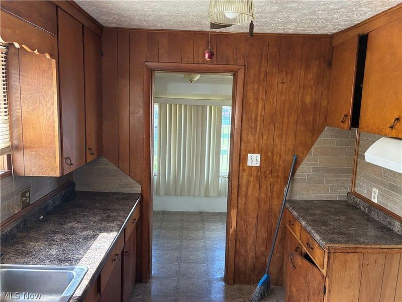 355 2nd Street SW, Brewster, OH 44613 Photo 12