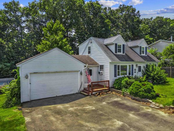 141 Greenwood Court, Manchester, NH 03108