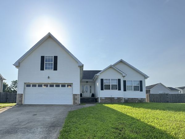 1420 Mutual Dr , Clarksville, TN 37042