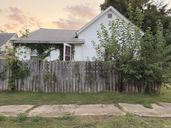 315 S Main Street, Oakland City, IN 47660