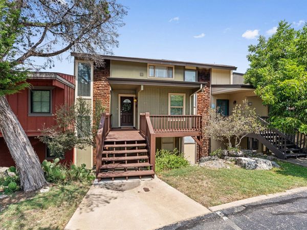 113 Comanche PT, Point Venture, TX 78645