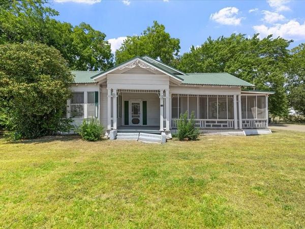 106 N 1st Street W, Dawson, TX 76639