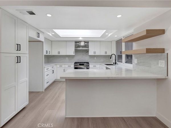 3242 Yellowtail Drive, Los Alamitos, CA 90720