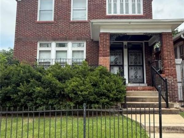 5552 Emerson Avenue , St Louis, MO 63120