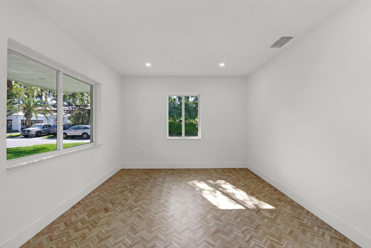 2500 Sunset Dr , Miami Beach, FL 33140 Photo