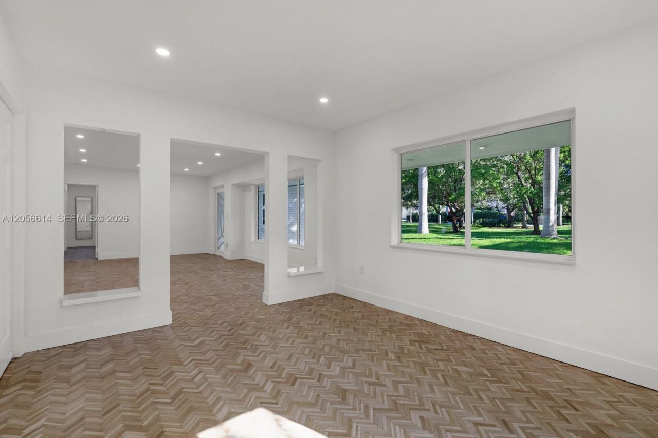 2500 Sunset Dr , Miami Beach, FL 33140 Photo