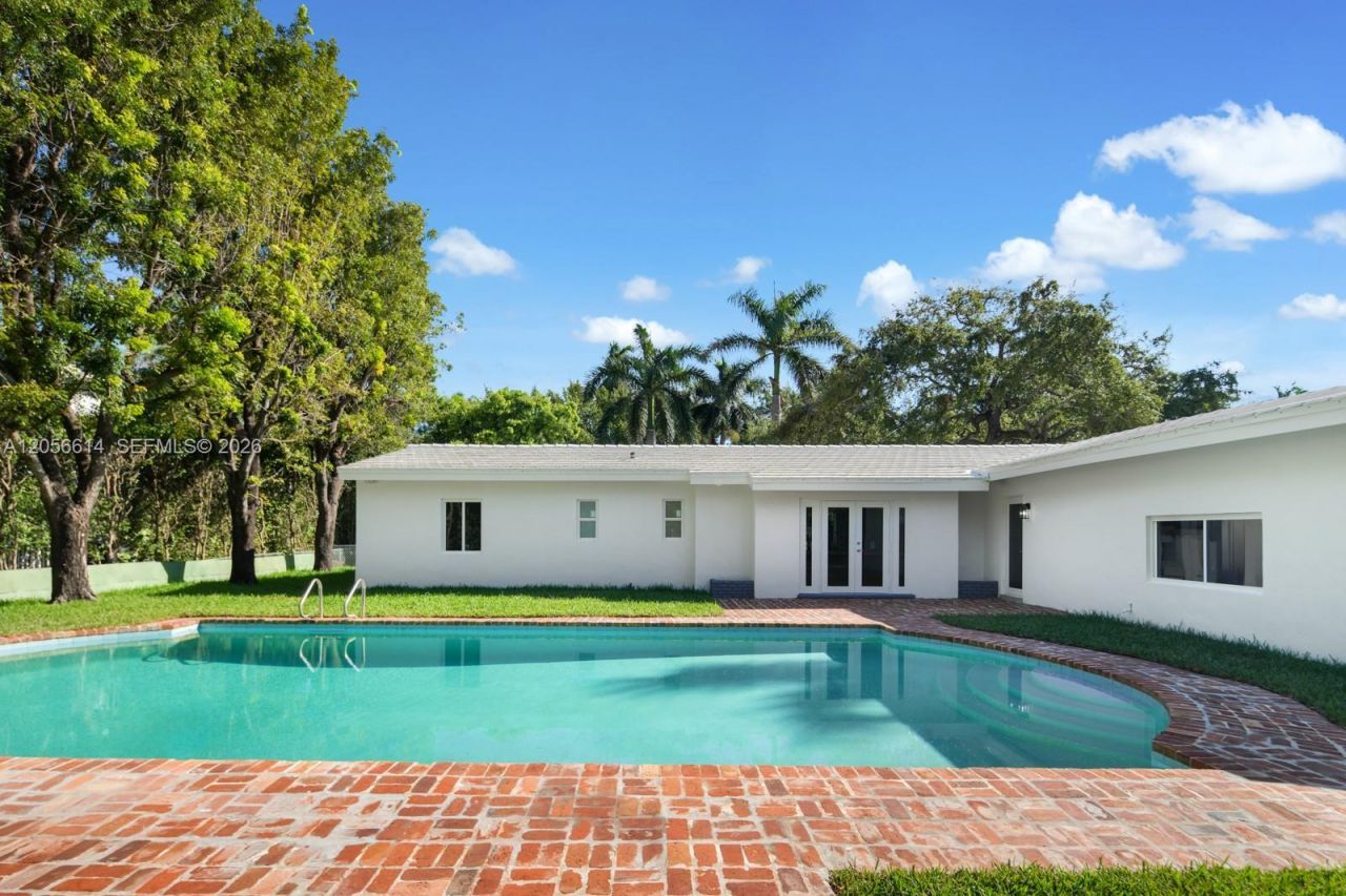 2500 Sunset Dr , Miami Beach, FL 33140 Photo