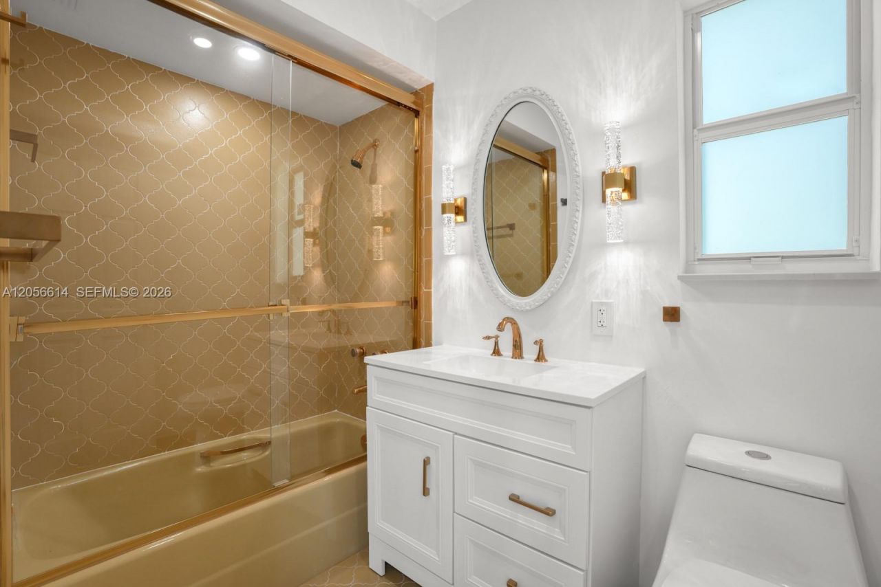 2500 Sunset Dr , Miami Beach, FL 33140 Photo