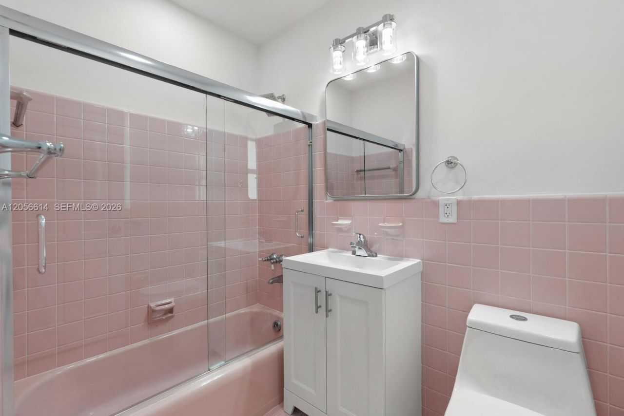 2500 Sunset Dr , Miami Beach, FL 33140 Photo