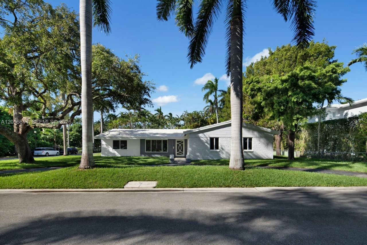 2500 Sunset Dr , Miami Beach, FL 33140 Photo