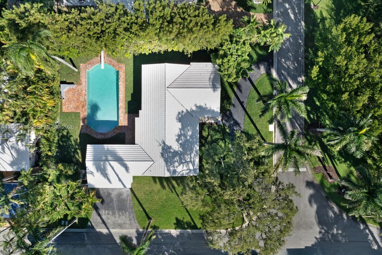 2500 Sunset Dr , Miami Beach, FL 33140 Photo