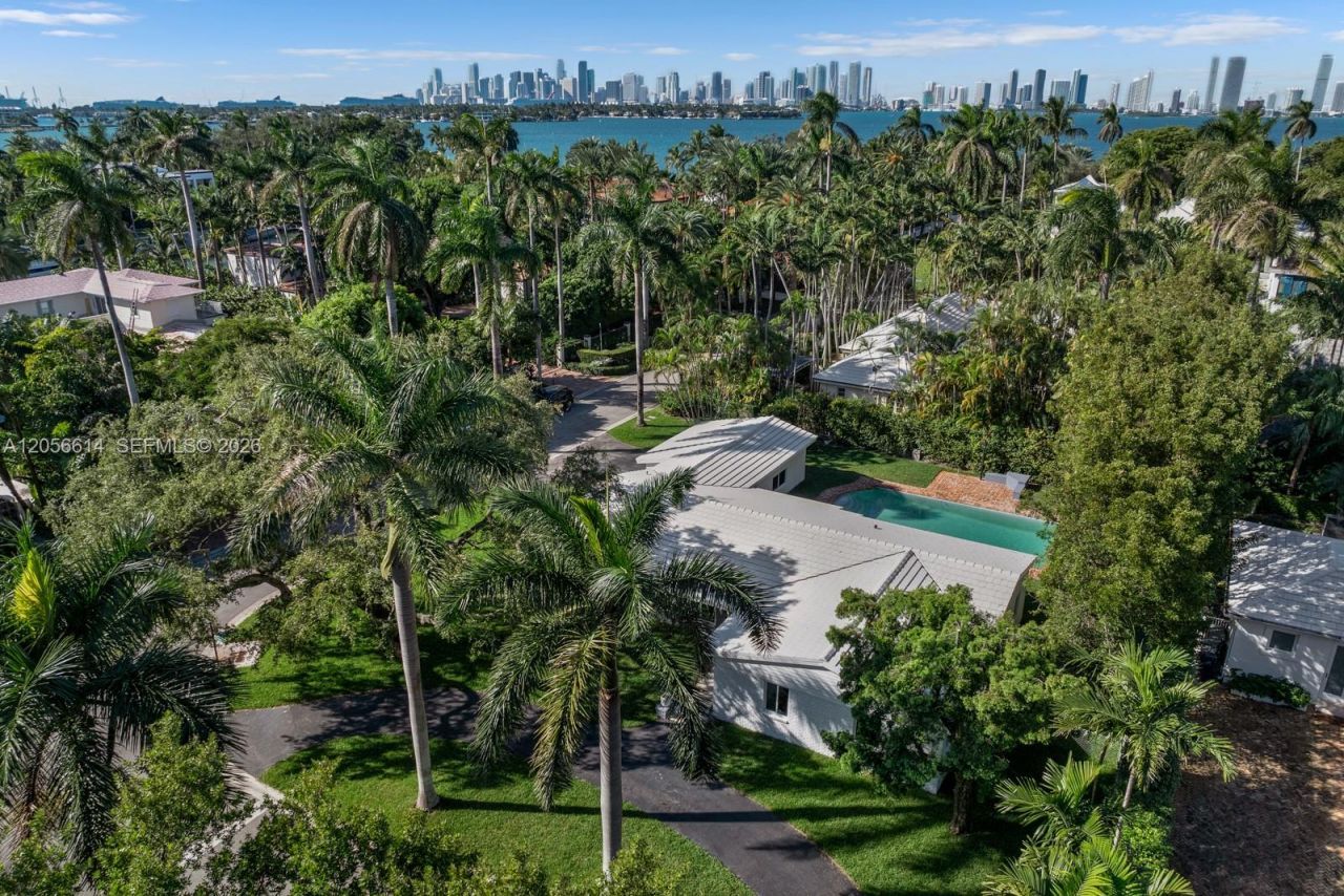 2500 Sunset Dr , Miami Beach, FL 33140 Photo