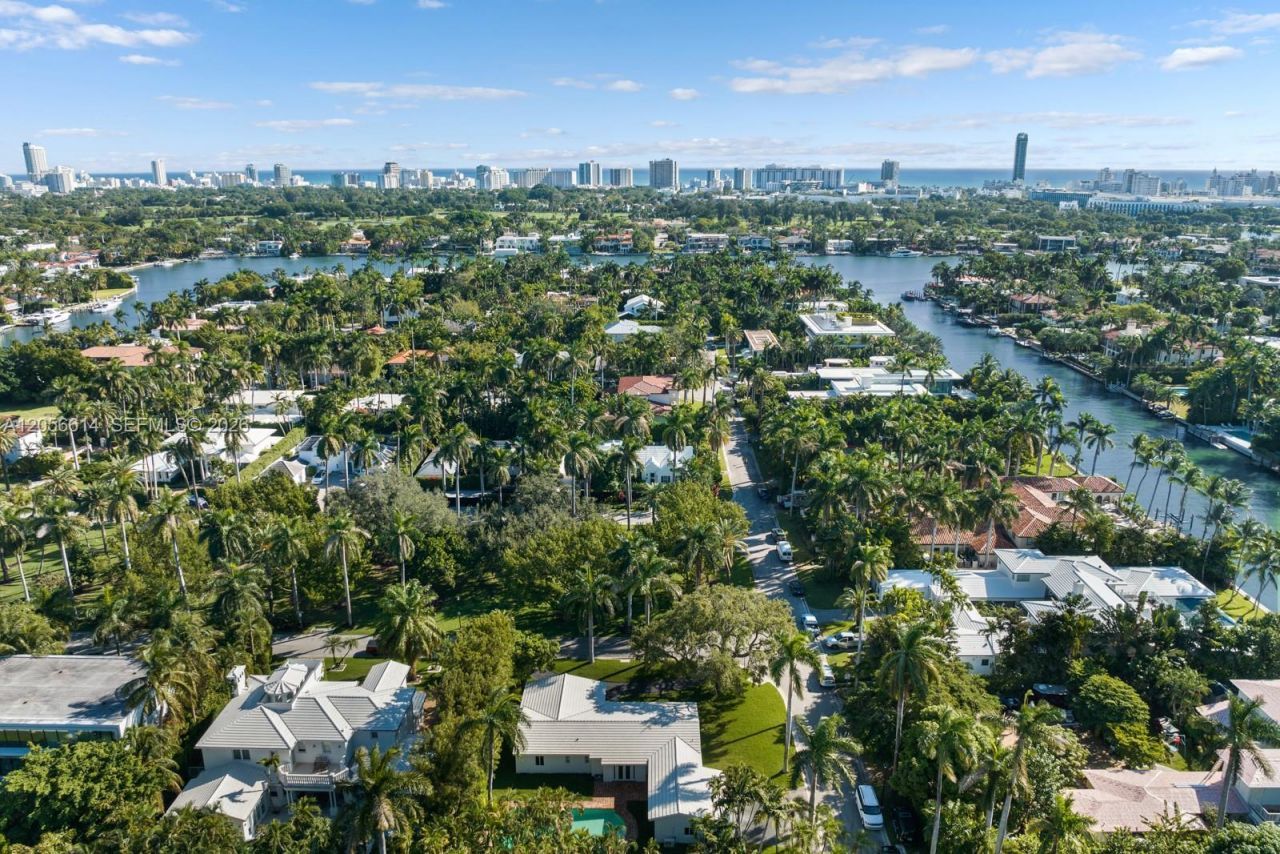 2500 Sunset Dr , Miami Beach, FL 33140 Photo