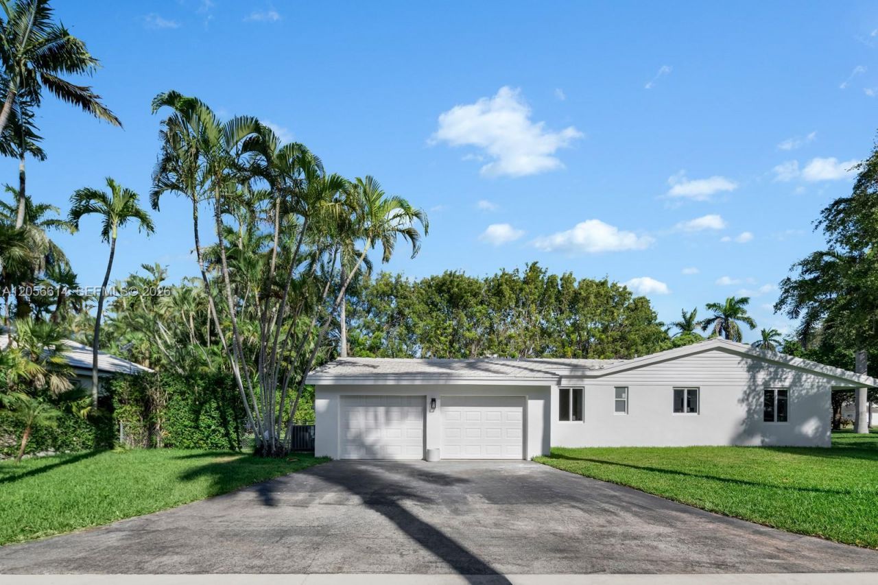2500 Sunset Dr , Miami Beach, FL 33140 Photo