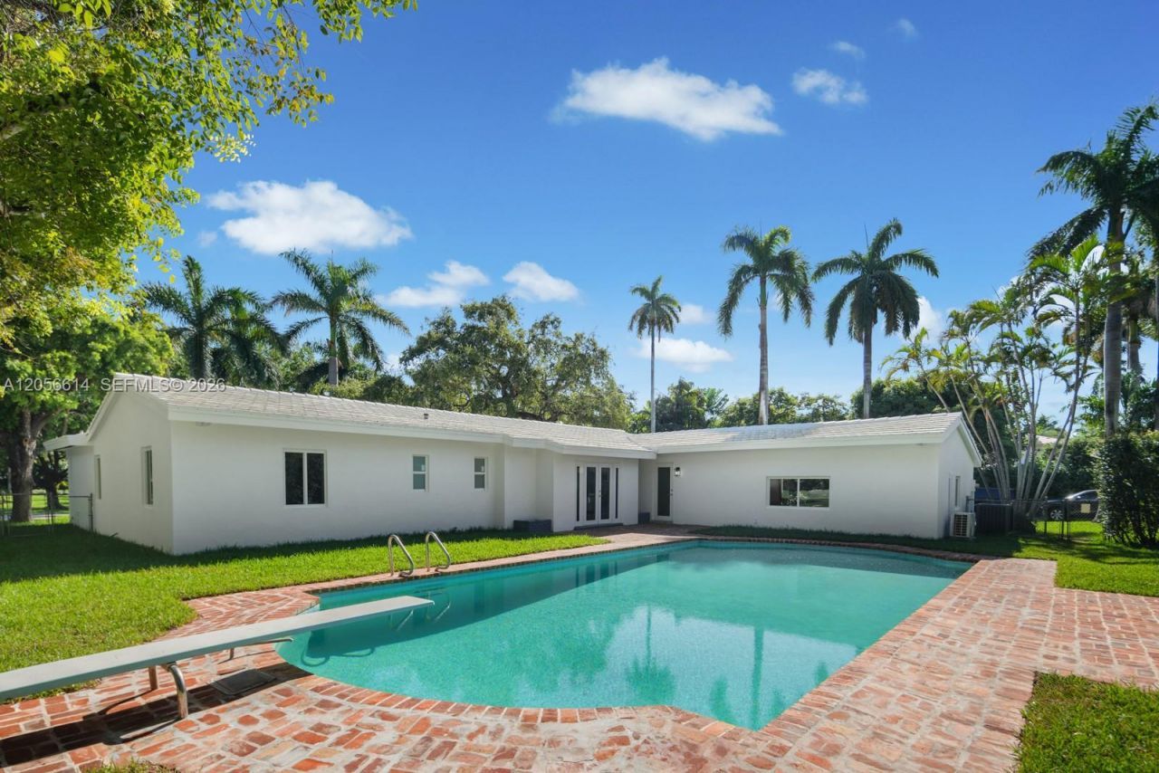 2500 Sunset Dr , Miami Beach, FL 33140 Photo