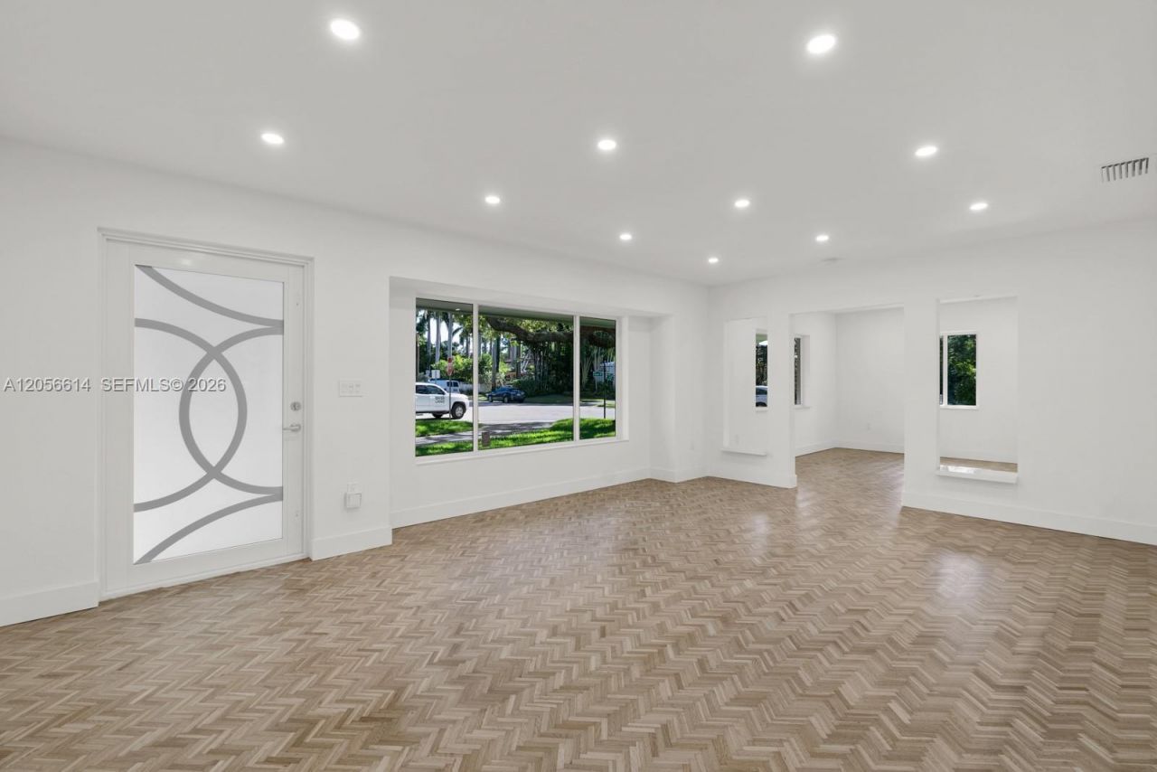 2500 Sunset Dr , Miami Beach, FL 33140 Photo
