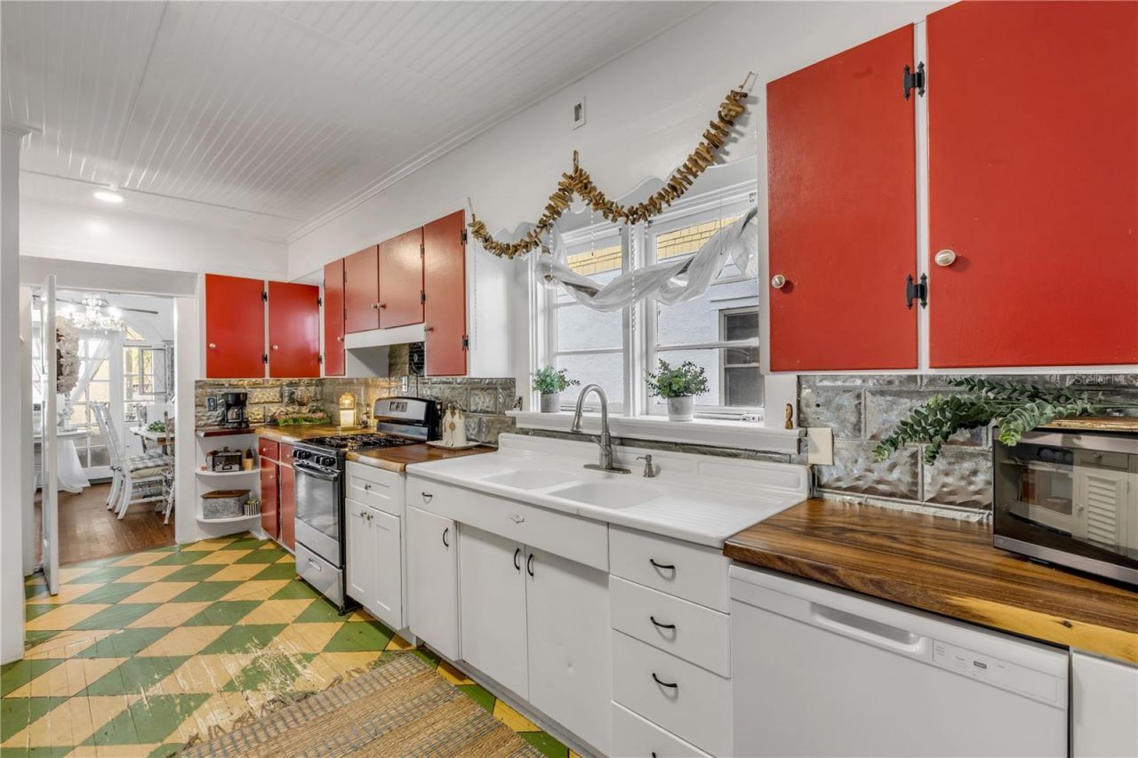 407 Magnolia Street, New Smyrna Beach, FL 32168 Photo