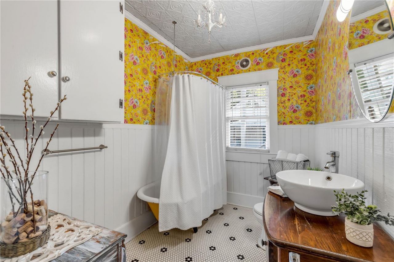 407 Magnolia Street, New Smyrna Beach, FL 32168 Photo