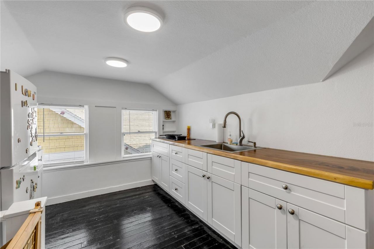 407 Magnolia Street, New Smyrna Beach, FL 32168 Photo
