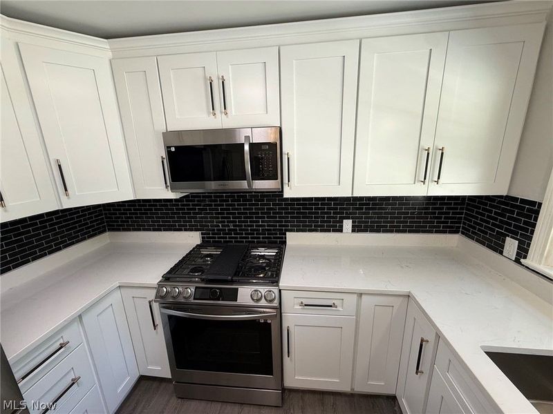3045 Endicott Way, Silver Lake, OH 44224 Photo 9