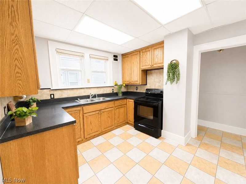 684 Dayton Street, Akron, OH 44310 Photo 19