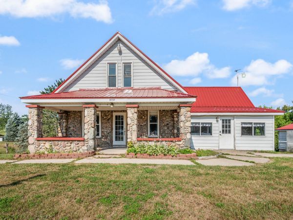 8757 N Clare Avenue, Harrison, MI 48625