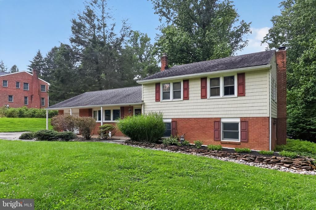 648 Montgomery Woods, Hockessin, DE 19707 Main Photo