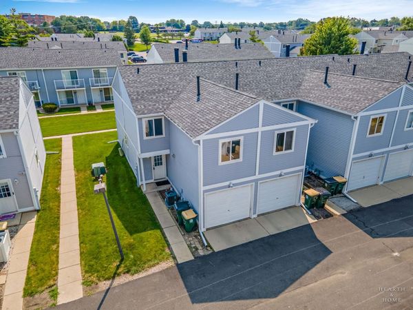 430 Meadow Green Lane , Round Lake Beach, IL 60073