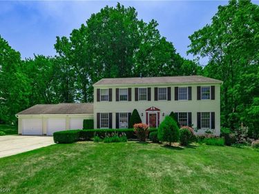 1058 Riverview Drive, Macedonia, OH 44056