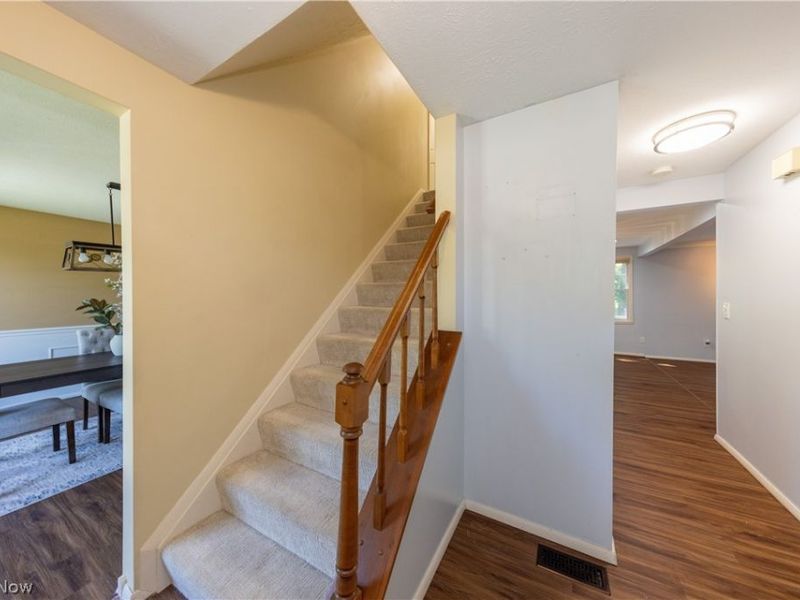 1058 Riverview Drive, Macedonia, OH 44056 Photo 2