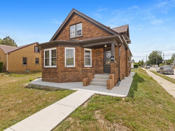 1313 Marquette AVENUE, South Milwaukee, WI 53172