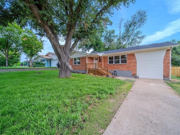 1140 Fair Oaks Drive , Irving, TX 75060