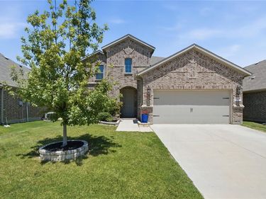 5616 Salt Springs Drive, Fort Worth, TX 76179